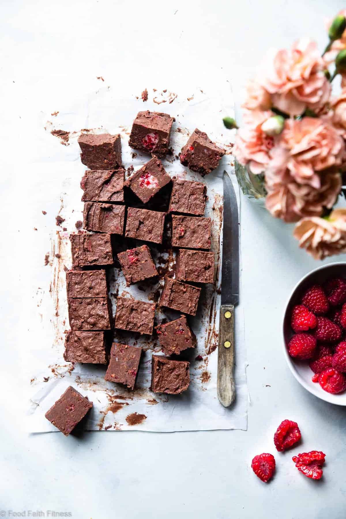 Chocolate Raspberry Paleo Coconut Oil Fudge - A healthy, quick and easy freezer fudge recipe with no thermometer needed! Gluten free, dairy free, vegan friendly and only 5 ingredients too! | #Foodfaithfitness | #Paleo #Vegan #Glutenfree #Dairyfree #healthy Chocolate Raspberry Paleo Coconut Oil Fudge - A healthy, quick and easy freezer fudge recipe with no thermometer needed! Gluten free, dairy free, vegan friendly and only 5 ingredients too! | #Foodfaithfitness |