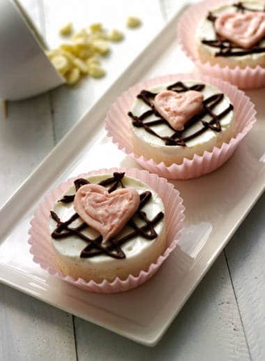 Skinny Mini White Chocolate Cheesecakes {Gluten Free + Low fat} - Food Faith Fitness