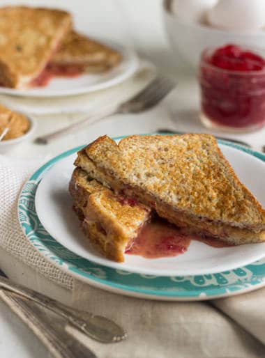 Skinny PB & J French Toast {Low Calorie, Low Fat, Whole Wheat + High Protein} -Food Faith Fitness