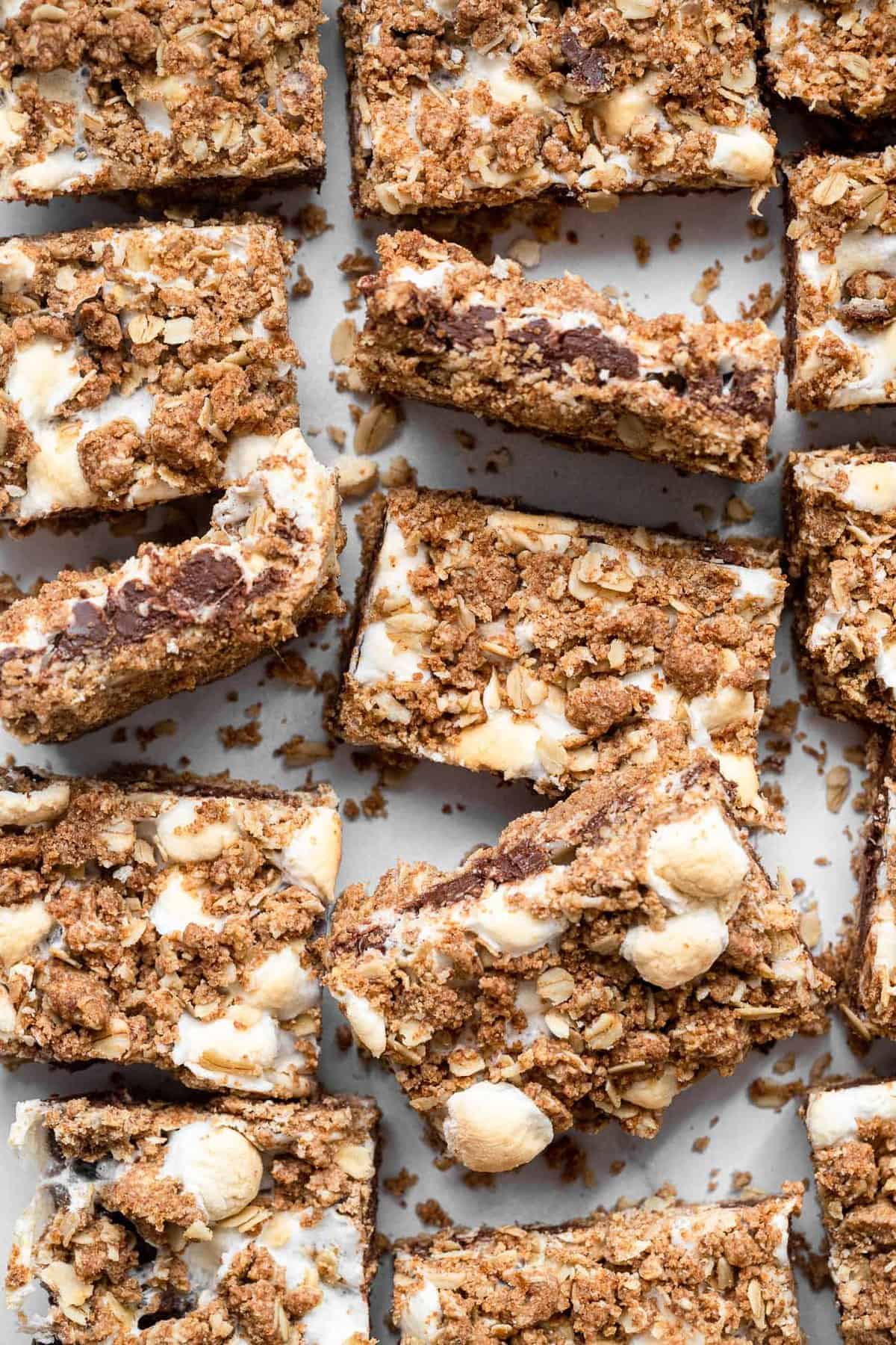 Chewy Chocolate Marshmallow Oatmeal Squares - This whole grain, vegan Oatmeal Squares Recipe is loaded with Chocolate and Marshmallows for a quick and easy, healthier dessert that is quick and easy! | #Foodfaithfitness | #healthy #chocolate #wholewheat #coconutoil #vegan Oatmeal Squares