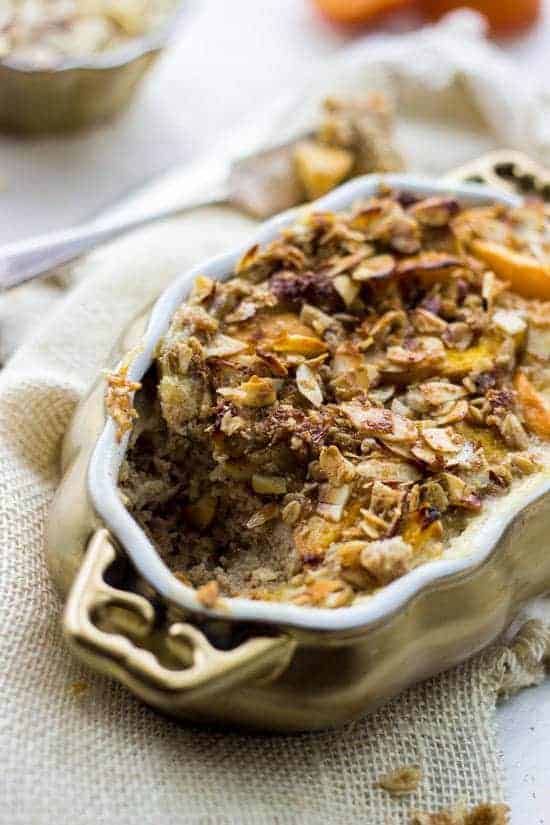 Healthy French Toast Bake with Peaches and Almond Streusel #Brunchweek #Healthy #Breakfast #Recipe - Food Faith Fitness