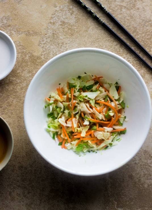 Spring Roll Zucchini Noodle Bowls - All the taste of a spring roll without the messy rolling! - Food Faith Fitness | #glutenfree #easy #healthy #shrimp #recipe