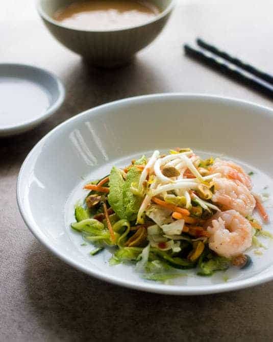 Spring Roll Zucchini Noodle Bowls - All the taste of a spring roll without the messy rolling! - Food Faith Fitness | #glutenfree #easy #healthy #shrimp #recipe