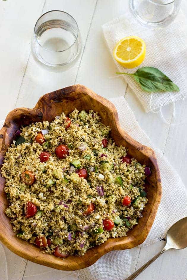 Mediterranean Couscous Salad - A quick, easy and healthy salad that is always a crowd pleaser! | Food Faith Fitness| #salad #recipe #couscous