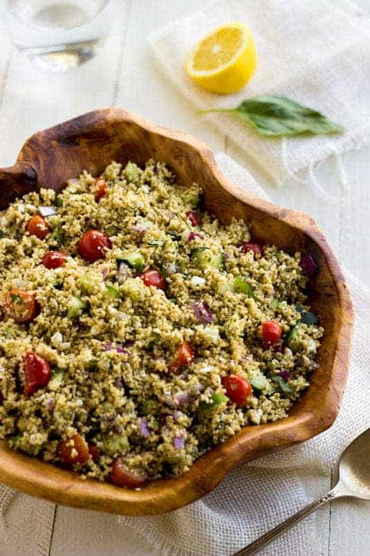 Mediterranean Couscous Salad - A quick, easy and healthy salad that is always a crowd pleaser! | Food Faith Fitness| #salad #recipe #couscous