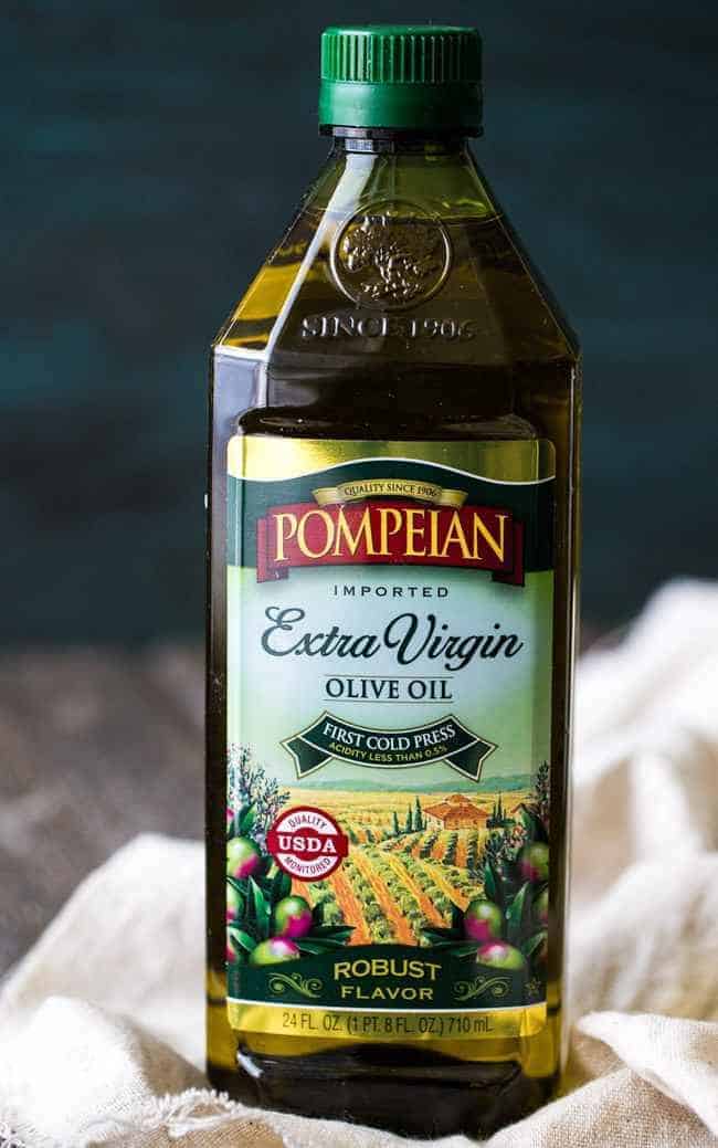 Pamesan Toasted Acorn Squash with Sage Kale Pesto - An easy side dish that is perfect for entertaining or a weeknight dinner! | Foodfaithfitness.com | #recipe