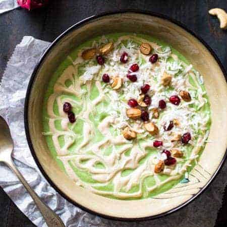 Avocado smoothie bowl with cashew cream - ready in 5 minutes, protein wrapped and full of superfoods! This will be your new favorite detox breakfast! | Foodfaithfitlness.com | #recipe