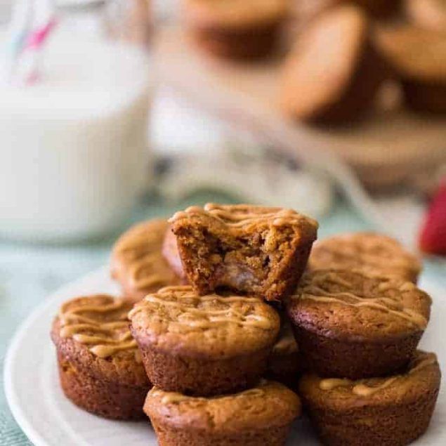 Mini Peanut Butter Muffins with Strawberries - These gluten and grain free muffins are made in the food processor and are ready in 15 minutes! Perfect for a healthy, portable, breakfast or snack! | Foodfaithfitness.com | @FoodFaithFit