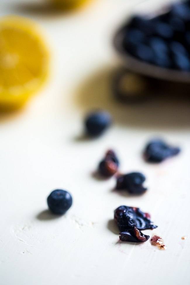 Skinny Blended Lemon Raspberry Mojito with Muddled Blueberries - Thick, frosty and SO refreshing for only 115 calories! Skinny summer drinking at it's best! | Foodfaithfitness.com | @FoodFaithFit