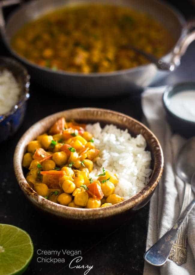 Vegan chickpeas Curry - gluten -free, 20 -minute dinner with a week night, which is also creamy with coconut milk! It's ideal for a cozy, meatless Monday food! | Foodfaithfitlness.com | @Foodfaithfit