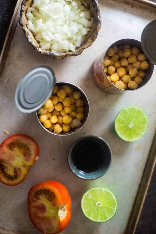 Vegan chickpeas Curry - gluten -free, 20 -minute dinner with a week night, which is also creamy with coconut milk! It's ideal for a cozy, meatless Monday food! | Foodfaithfitlness.com | @Foodfaithfit
