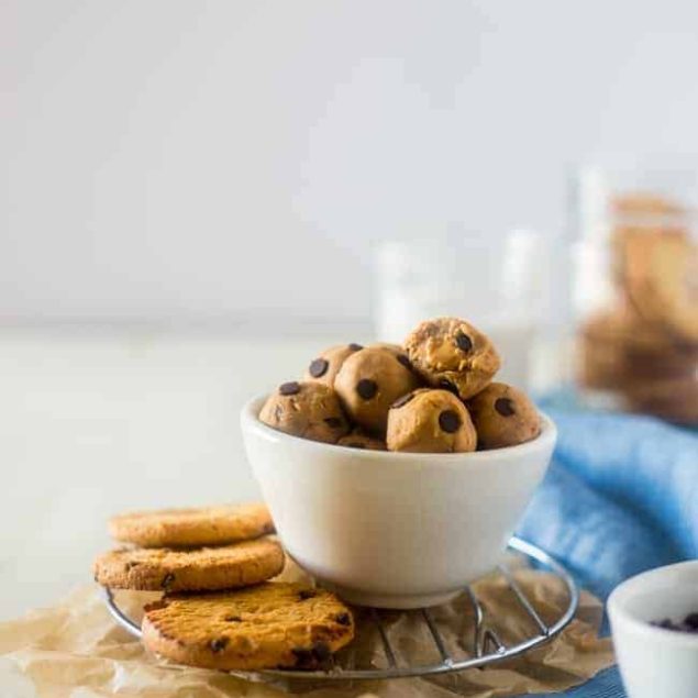 Peanut Butter Stuffed Vegan Cookie Dough Bites - SO easy to make and loaded with peanut butter and chocolate chips! You would never know they're secretly healthy, gluten free and only 65 calories! | Foodfaithfitness.com | @FoodFaithFit