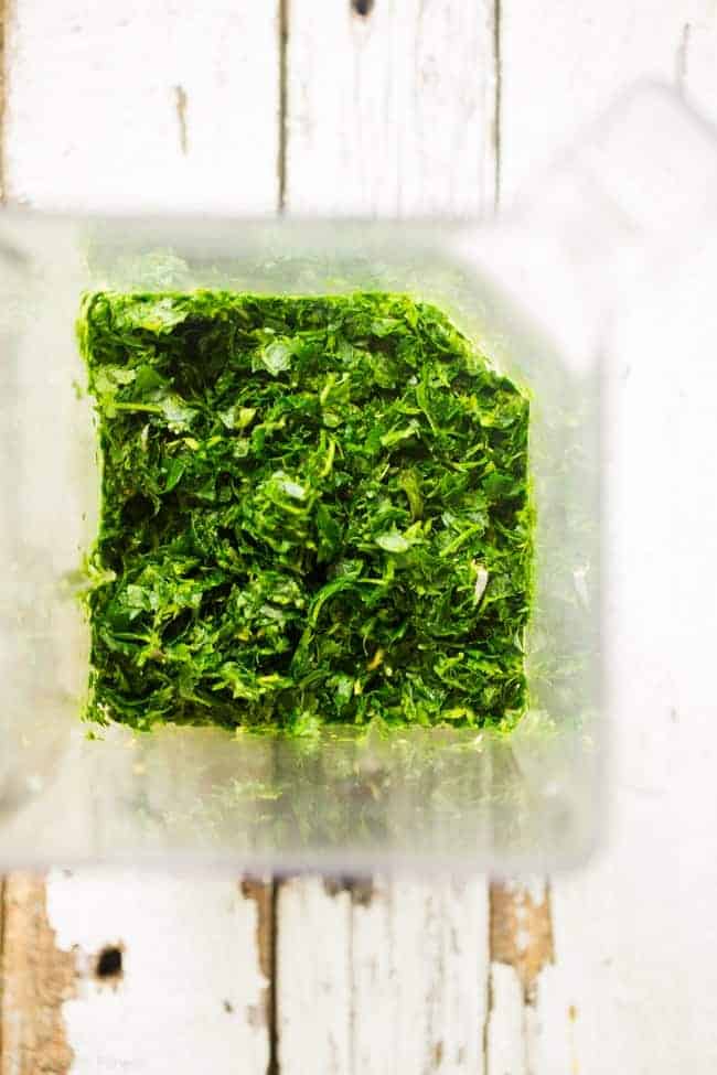 Whole30 Creamy Chimichurri Sauce - This chimichurri sauce uses a surprise ingredient to make it thick and creamy! It's a super easy, paleo, vegan and whole30 compliant addition to many meals! | Foodfaithfitness.com | @FoodFaithFit