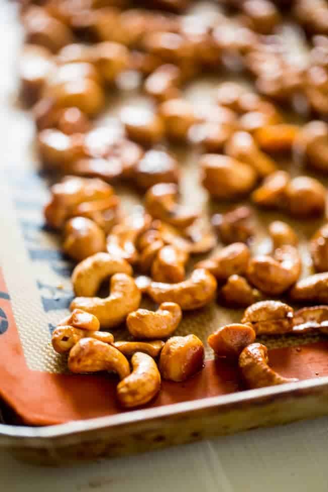 Vegan Cake Batter Macadamia Cashew Butter - This 6 ingredient vegan cake batter cashew butter is made extra delicious with macadamia nuts! It's an easy, healthy spread that tastes like funfetti cake! | Foodfaithfitness.com | @FoodFaithFit