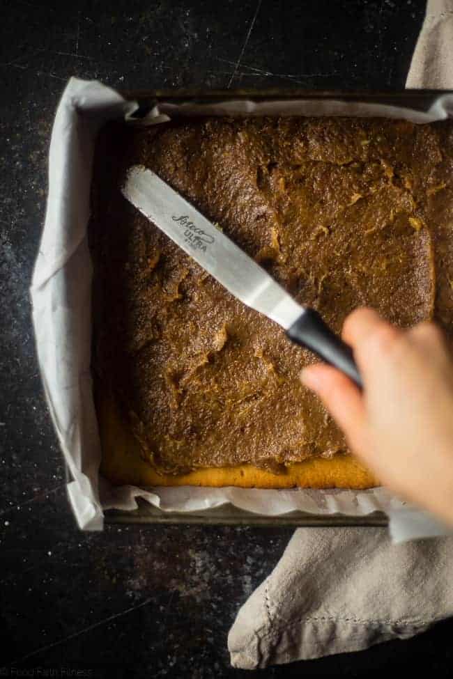 6 Ingredient Paleo and Vegan Homemade Twix Bars - You will NEVER know that these SUPER EASY homemade Twix bars are secretly healthy and gluten/grain/dairy and refined sugar free! | Foodfaithfitness.com | @FoodFaithFit