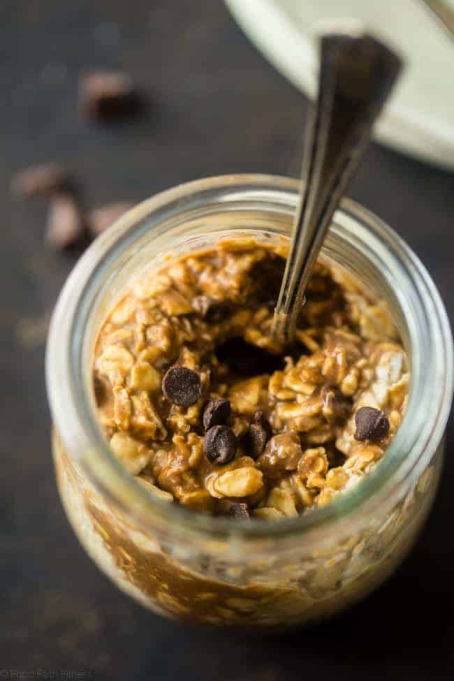 Vegan Brownie Batter Overnight Oats - These easy chocolate overnight oats taste like eating healthy, gluten free brownie batter for breakfast! They're a vegan-friendly breakfast that's ready in 10 minutes! | Foodfaithfitness.com | @FoodFaithFit