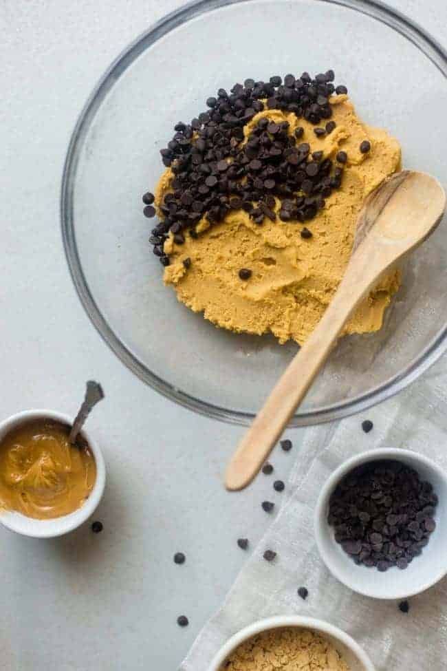 Vegan Cookie Dough Banana Ice Cream - This simple, vegan banana ice cream recipe has chunks of cookie dough! You'll never believe it's a healthy, gluten, dairy, and refined sugar free summer treat! | Foodfaithfitness.com | @FoodFaithFit