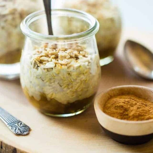 Apple Pie Vegan Overnight Oats - These quick and easy overnight oats let you have healthy pie for breakfast! They're a gluten free, make-ahead breakfast, that is under 300 calories and is perfect for busy mornings! | Foodfaithfitness.com | @FoodFaithFit