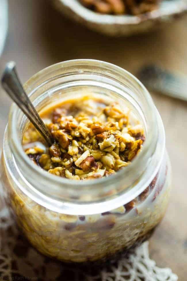 6 Ingredients Vegan Pecan Pie Oves Oves Overnight - These healthy oats taste like a pecan cake! They are 10 minutes, gluten -free breakfast with free manuals with only 6 ingredients that taste like dessert! | Foodfaithfitlness.com | @Foodfaithfit