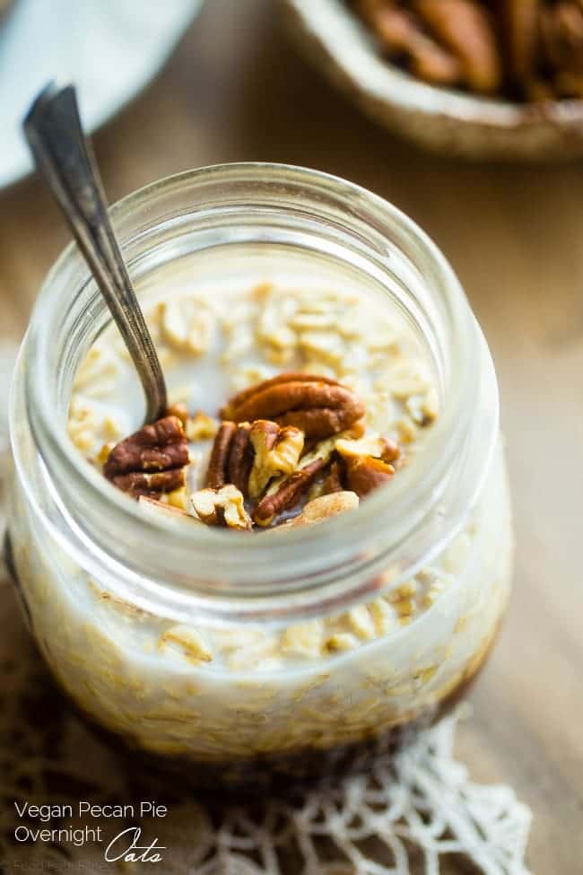 6 Ingredients Vegan Pecan Pie Oves Oves Overnight - These healthy oats taste like a pecan cake! They are 10 minutes, gluten -free breakfast with free manuals with only 6 ingredients that taste like dessert! | Foodfaithfitlness.com | @Foodfaithfit