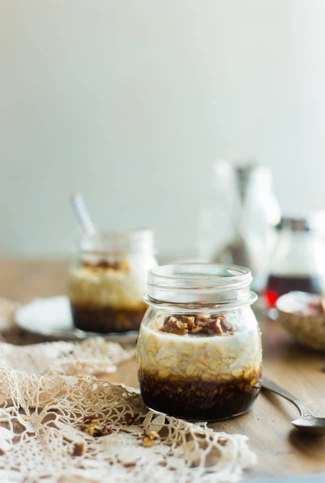 6 Ingredients Vegan Pecan Pie Oves Oves Overnight - These healthy oats taste like a pecan cake! They are 10 minutes, gluten -free breakfast with free manuals with only 6 ingredients that taste like dessert! | Foodfaithfitlness.com | @Foodfaithfit