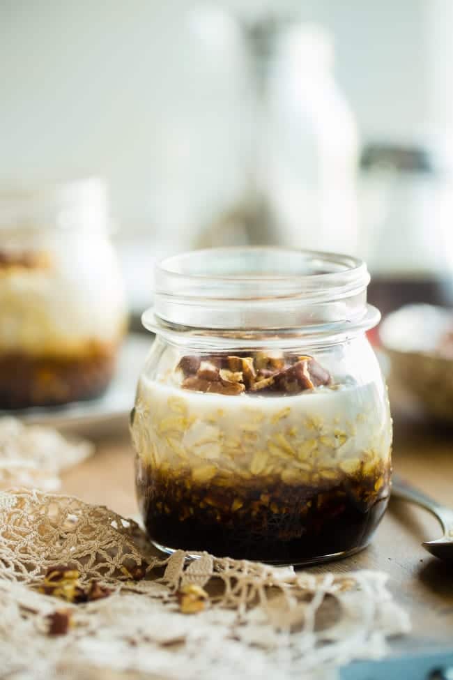 6 Ingredients Vegan Pecan Pie Oves Oves Overnight - These healthy oats taste like a pecan cake! They are 10 minutes, gluten -free breakfast with free manuals with only 6 ingredients that taste like dessert! | Foodfaithfitlness.com | @Foodfaithfit