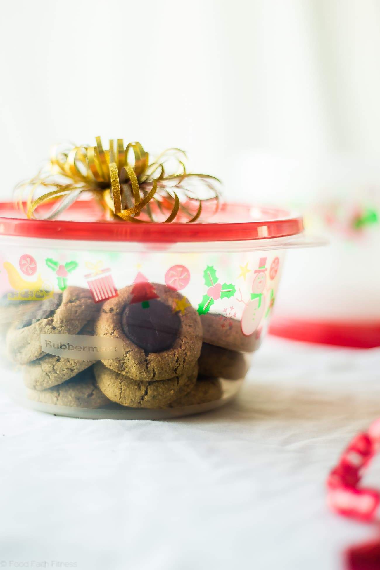 Chocolate Mint Truffle Cookies - These gluten free chocolate mint avocado cookies have a rich truffle center, are so soft and chewy and are only 100 calories! They're a healthy cookie for the holidays that are easy to make! | Foodfaithfitness.com | @FoodFaithFit