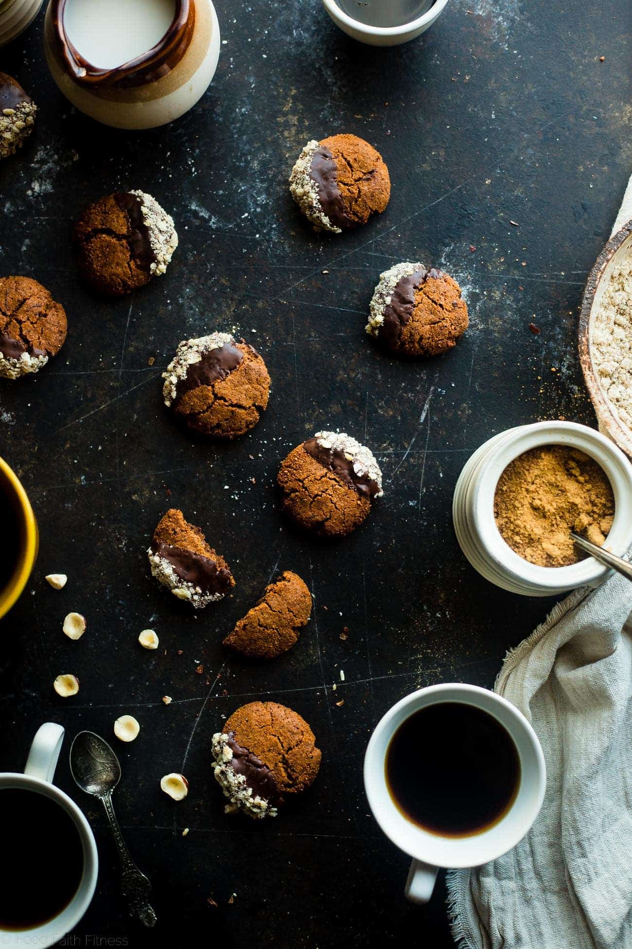 Paleo chocolate hazelnut ginger ginger ginger - this easy, sweet and spicy paleo chocolate hazel hazelnut Healthy ginger has notes about rich coffee! They are perfect healthy and gluten -free cookies for holidays! | Foodfaithfitlness.com | @Foodfaithfit