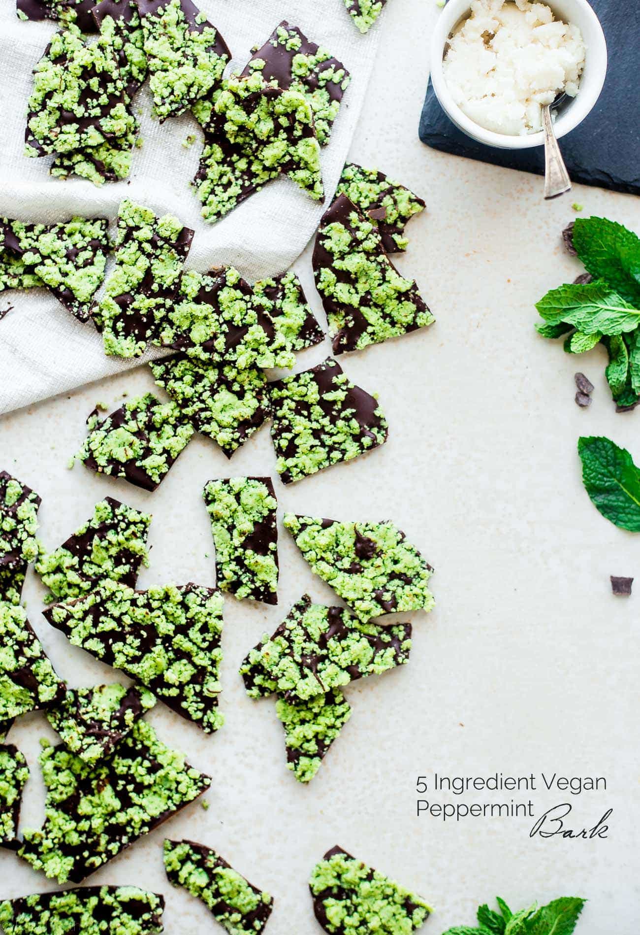 Vegan Peppermint Bark - This peppermint bark is ready in 15 minutes and only has 6 ingredients! Its a quick and easy, healthy and paleo friendly Christmas food gift or dessert! | Foodfaithfitness.com | @FoodFaithFit