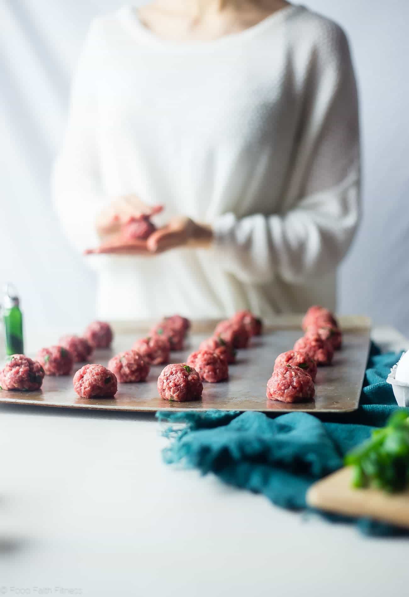 Whole30 Sweet and Sour Paleo Meatballs - These easy paleo meatballs are a healthy remake of a classic recipe that is gluten free and whole30 complaint! They're a weeknight meal that everyone will love! | Foodfaithfitness.com | @FoodFaithFit
