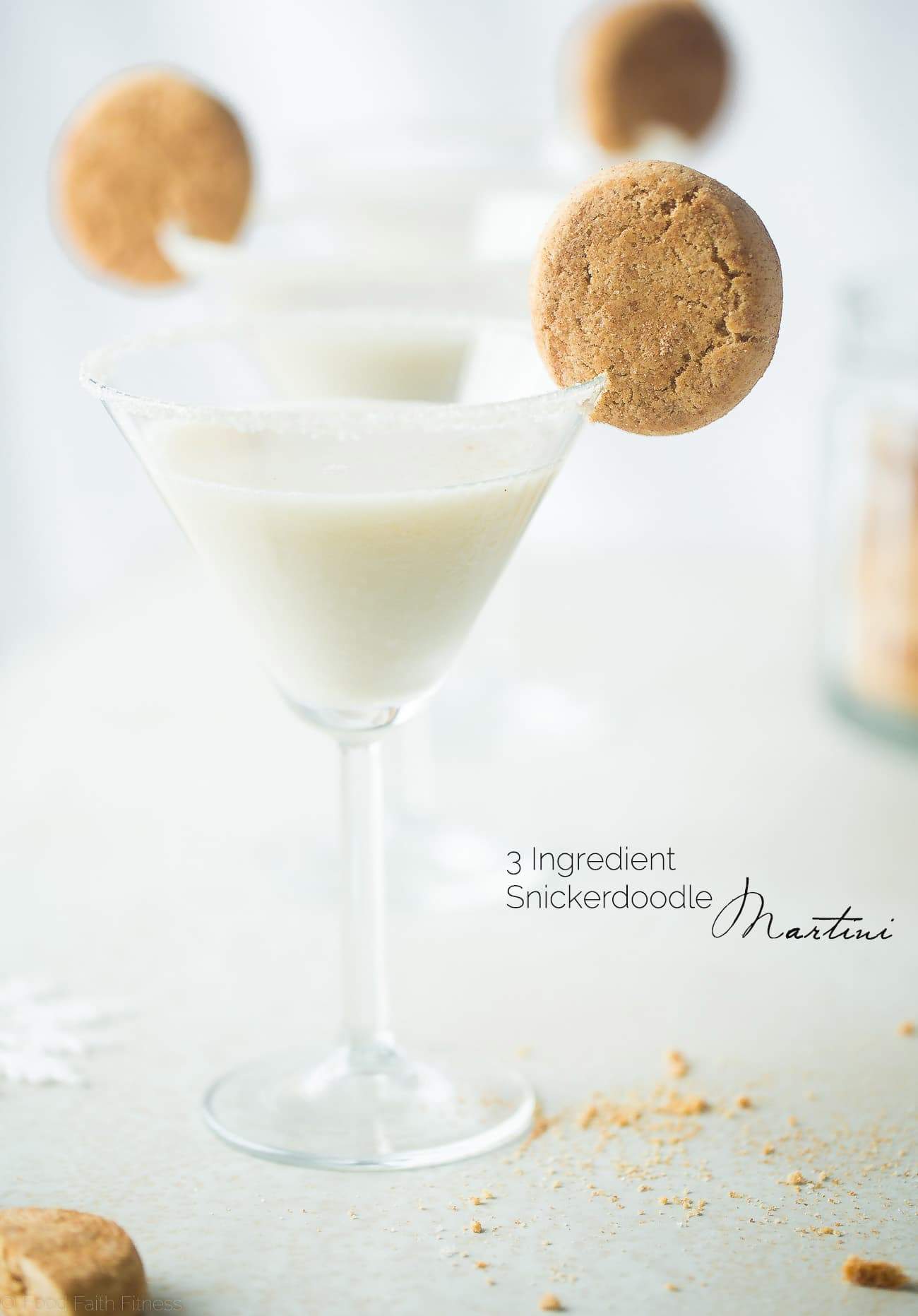 3 Ingredient Snickerdoodle Martini - This easy, 3 ingredient martini tastes like a snickerdoodle cookie! It's a creamy, healthier and dairy-free cocktail that is perfect to serve on Christmas! | Foodfaithfitness.com | @FoodFaithFit
