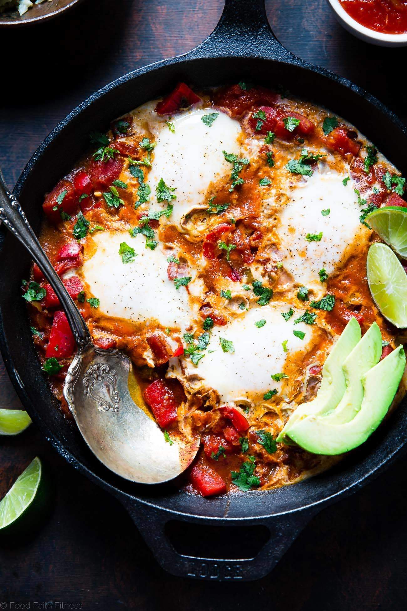Whole30 Mexican Shakshuka - This quick and easy, gluten free Shakshuka recipe has a little, spicy Mexican twist! It's a lower carb, healthy and paleo friendly dinner or breakfast! | Foodfaithfitness.com | @FoodFaithFit
