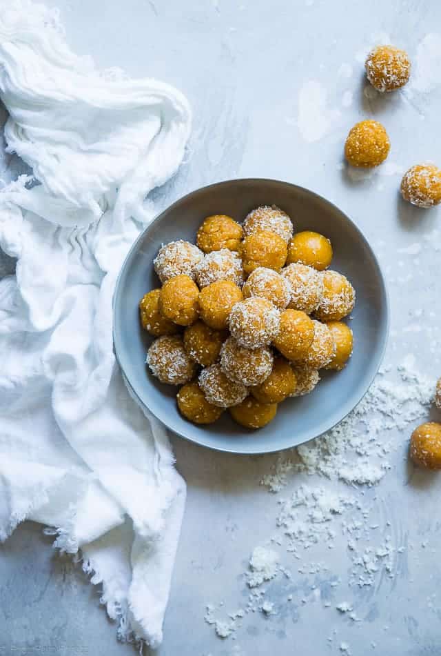 No-Bake Energy Balls With Apricots And Cashews