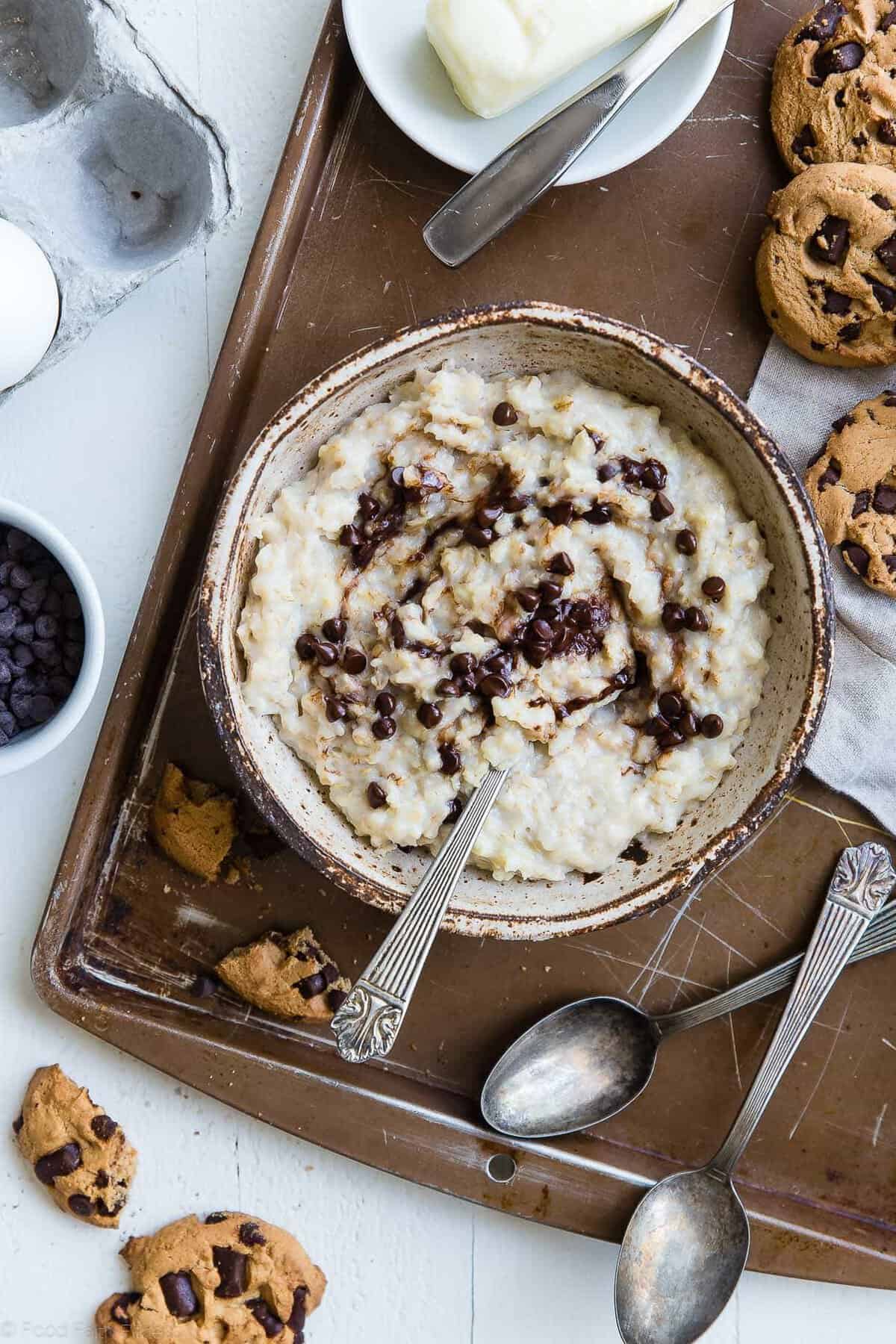 Cookie Dough Protein Oatmeal - A healthy, gluten free way to start your day! It tastes like dessert, is only 6 ingredients and is packed with protein to keep you full until lunch! | Foodfaithfitness.com | @FoodFaithFit