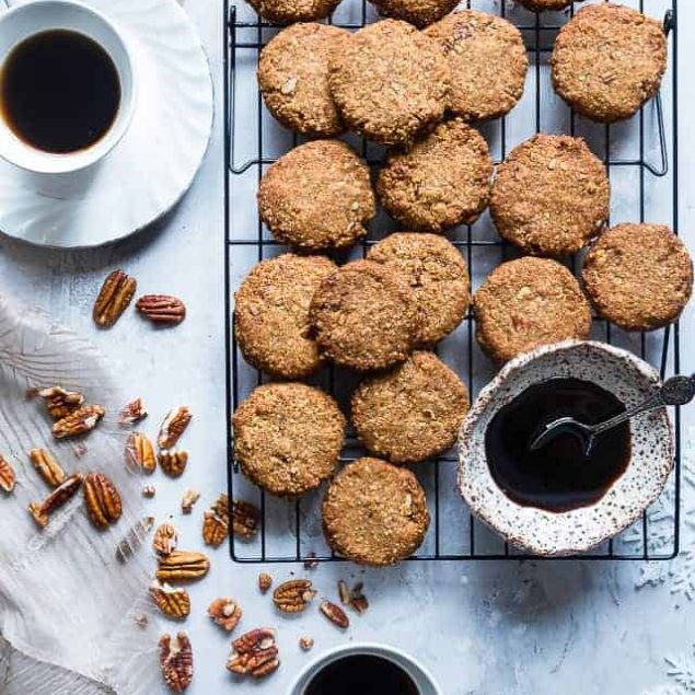 Chewy Butter Pecan Cookies - These 6 ingredient, gluten free Butter Pecan Cookies are perfectly crisp on the outside and chewy on the inside! A paleo and vegan friendly, dairy-free treat for the holidays! | Foodfaithfitness.com | @FoodFaithFit