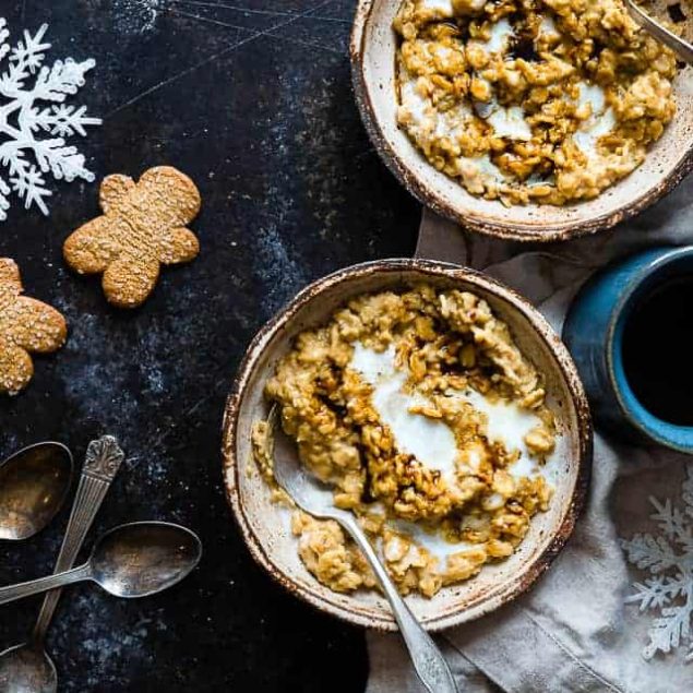 Gingerbread Protein Oatmeal - This quick and easy, high protein oatmeal tastes like waking up and eating a gingersnap cookie! It's a healthy, gluten free breakfast for kids and adults and it's ready in only 10 minutes! | Foodfaithfitness.com | @FoodFaithFit