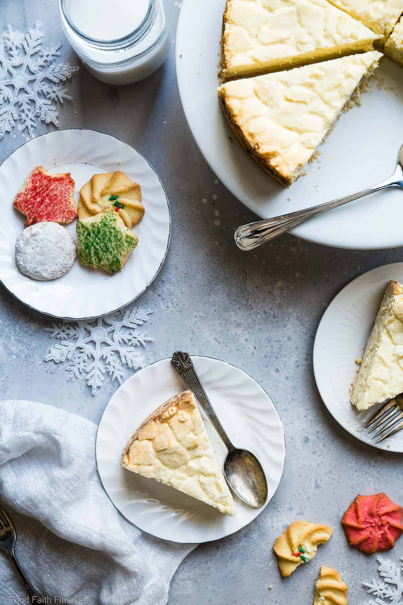 Sugar without sugar Greek yoghurt Curd cake - this curd cake with Greek yoghurt is an easy dessert that combines 2 holiday delicacies! It is so creamy that you will not believe it is healthy, without sugar and only 235 calories! | Foodfaithfitlness.com | @Foodfaithfit