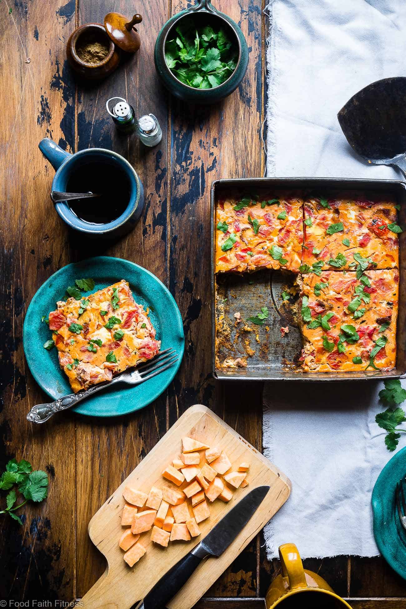 Healthy gluten -free paleo egg saucepan - this healthy, gluten -free, paleo breakfast saucepan is easy breakfast or brunch with a little taste in the Middle East! Grains/milk/milk/sugar without and only 200 calories and portions! | #Foodfaithfitness | #cell 30 #paleo #glutenfree #healthy #breakfast