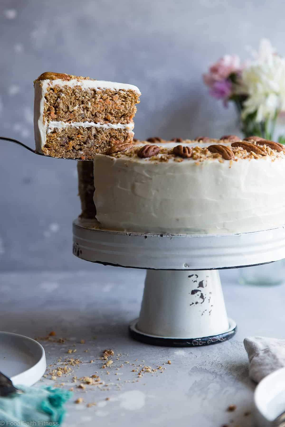 Low Carb Sugar Free Carrot Cake - this healthy, sugar free carrot cake is SO moist and tender, you'll never know it's gluten, oil and butter free, made with Greek yogurt, only 170 calories and 5 WW Freestyle points! Perfect for Easter! | #Foodfaithfitness | #Lowcarb #sugarfree #glutenfree #carrotcake #easter