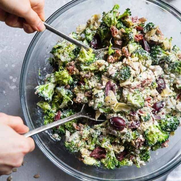 Mediterranean Low Carb Broccoli Salad - This Low Carb Broccoli Salad, with a Greek twist, is a super easy, healthy and protein packed side dish for dinner or a potluck! It's made with Greek yogurt and you won't even miss the mayo! | #Foodfaithfitness | #Lowcarb #Keto #Glutenfree #Healthy