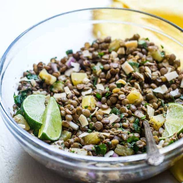 Caribbean Lentil Salad - This easy, healthy cold lentil salad recipe has a Caribbean-inspired, tropical twist! It's a vegan-friendly, gluten free meal that's packed with plant-based protein! Make-ahead friendly and great for meal prep! | #Foodfaithfitness | #Vegan #Healthy #Plantbased #Salad #Healthy