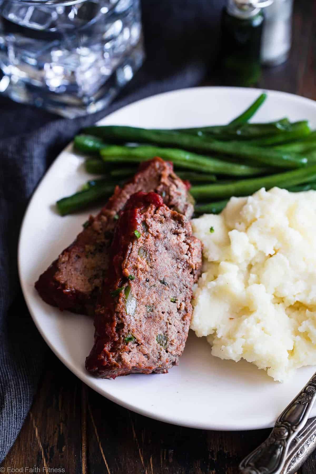 Easy Low Carb Paleo Meatloaf - This healthy Paleo Meatloaf is a family-friendly weeknight dinner that's gluten/grain/dairy/sugar free and whole30 compliant! Only 210 calories and picky eater approved! | #Foodfaithfitness | #Paleo #Whole30 #Keto #Glutenfree #LowCarb