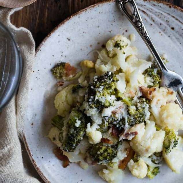 Easy Cheesy Loaded Broccoli Cauliflower Casserole - THE side dish that will make your family love vegetables - even picky eaters! Low carb, gluten/grain/sugar free and keto friendly too! | #Foodfaithfitness | #Glutenfree #Keto #Lowcarb #Cauliflower #Healthy