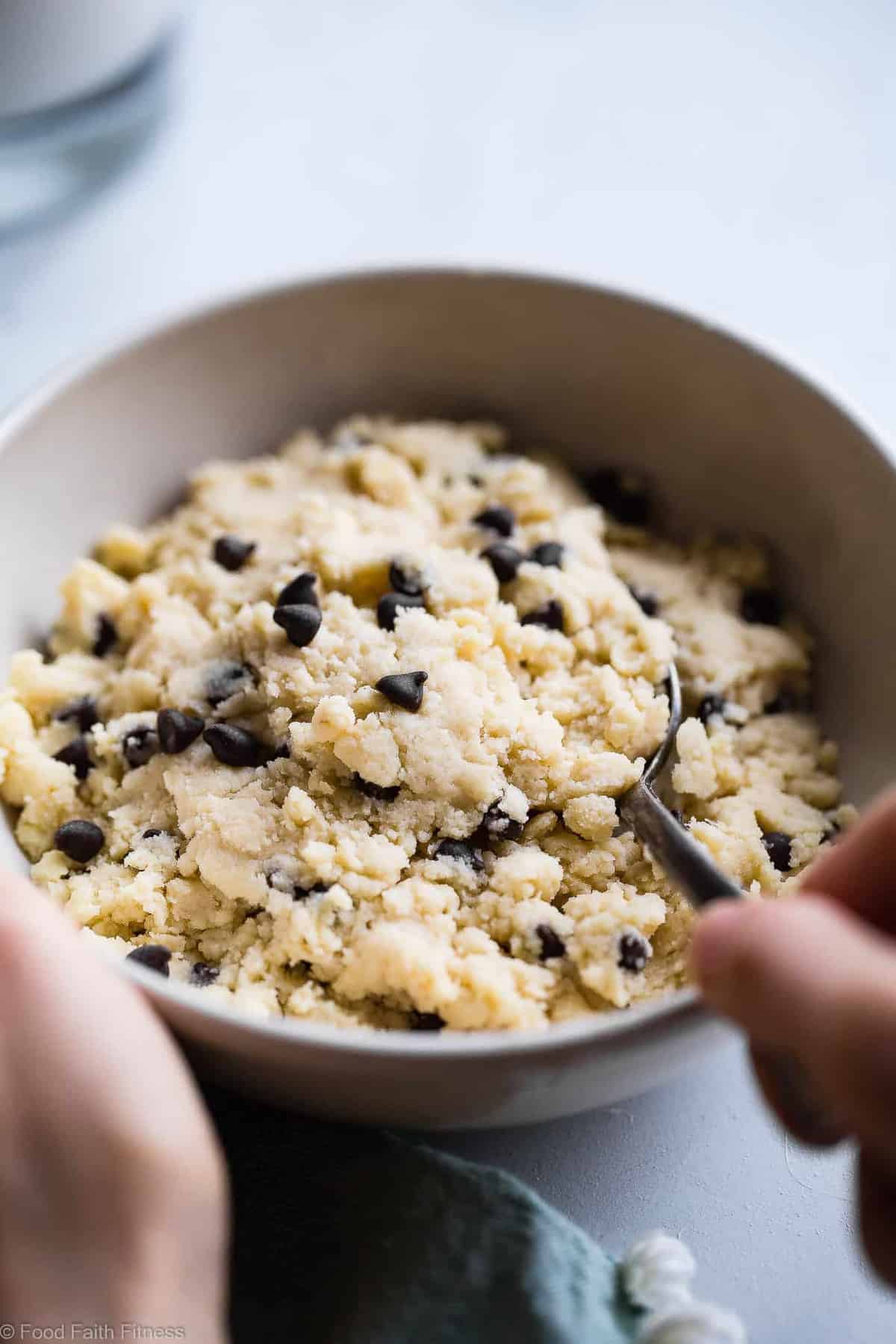 Healthy Protein Powder Cookie Dough - This 5 ingredient healthy, edible cookie dough is gluten free, paleo/vegan friendly and ready in 5 minutes! It packs 20g of protein and only 200 calories so you can eat the whole bowl! | #Foodfaithfitness | #Glutenfree #Healthy #Paleo #Vegan #Snack