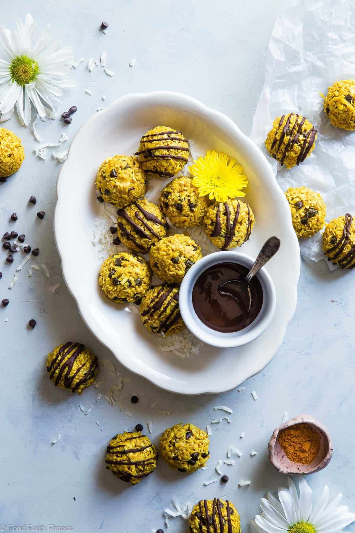 Healthy No Bake Cookies with Coconut Oil - These easy, 6 ingredient cookies have addicting spicy-sweet flavors from turmeric, almond butter and chocolate chips! They're a paleo, vegan and gluten free treat that is secretly anti-inflammatory! | #Foodfaithfitness | #Paleo #Vegan #Glutenfree #Dairyfree #Healthy