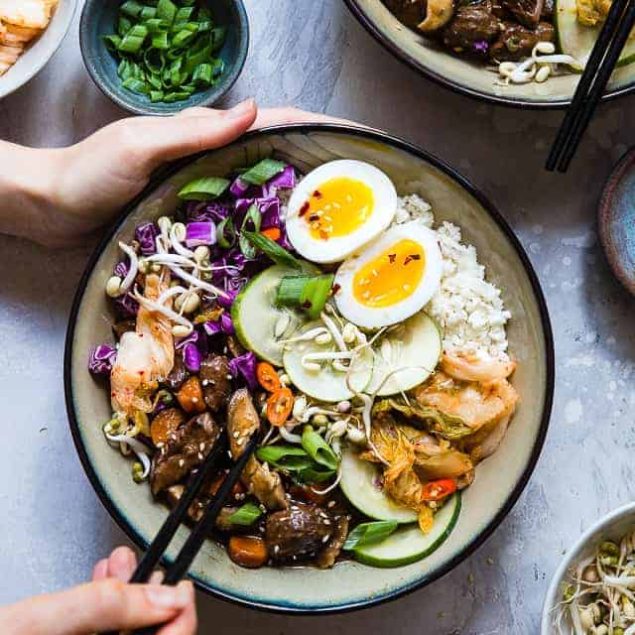 Slow Cooker Whole30 Korean Beef Stew - This Paleo Korean Beef Stew is made in the crock pot for an easy gluten/grain/dairy/sugar free weeknight dinner with addicting spicy-sweet flavor! It's healthy comfort food at it's best! | #Foodfaithfitness | #Glutenfree #Paleo #Whole30 #Slowcooker #Healthy