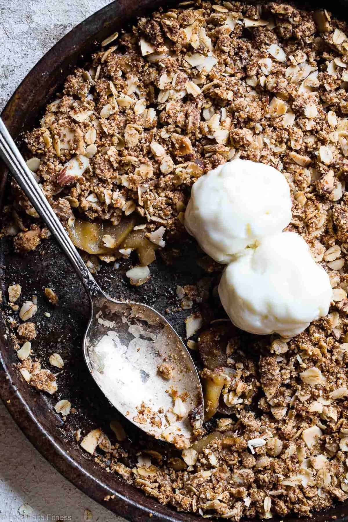 Easy Vegan Gluten Free Apple Crisp - Made with SUPER simple, wholesome ingredients and is perfectly spicy-sweet and yummy! The perfect, cozy fall dessert that you will never believe is gluten/dairy/egg free and healthy! | #Foodfaithfitness | #Glutenfree #Vegan #Dairyfree #Healthy #Eggfree Easy Vegan Gluten Free Apple Crisp - Made with SUPER simple, wholesome ingredients and is perfectly spicy-sweet and yummy! The perfect, cozy fall dessert that you will never believe is gluten/dairy/egg free and healthy! | #Foodfaithfitness | #Glutenfree #Vegan #Dairyfree #Healthy #Eggfree