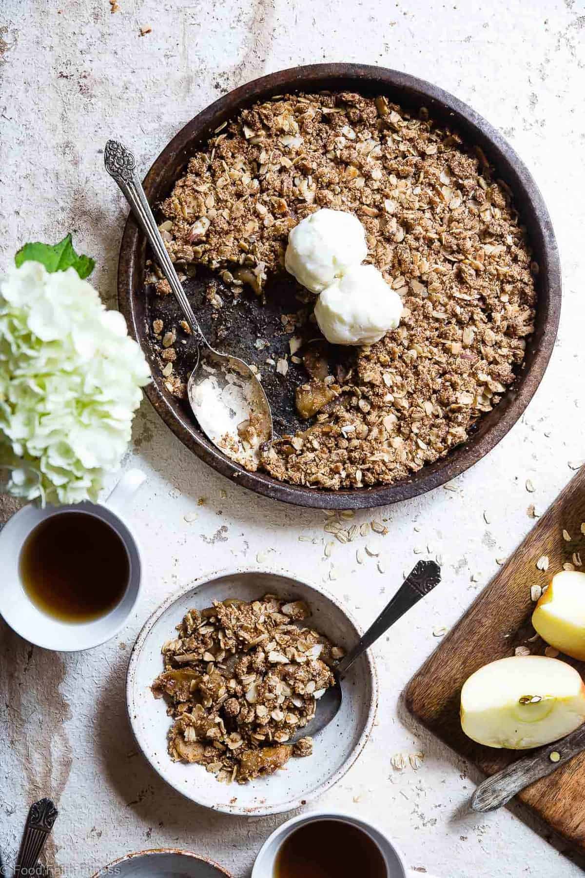 Easy Vegan Gluten Free Apple Crisp - Made with SUPER simple, wholesome ingredients and is perfectly spicy-sweet and yummy! The perfect, cozy fall dessert that you will never believe is gluten/dairy/egg free and healthy! | #Foodfaithfitness | #Glutenfree #Vegan #Dairyfree #Healthy #Eggfree Easy Vegan Gluten Free Apple Crisp - This vegan apple crisp recipe with oats is made with SUPER simple, wholesome ingredients and is perfectly spicy-sweet and yummy! The perfect, cozy fall dessert that you will never believe is gluten/dairy/egg free and healthy! | #Foodfaithfitness | #Glutenfree #Vegan #Dairyfree #Healthy #Eggfree