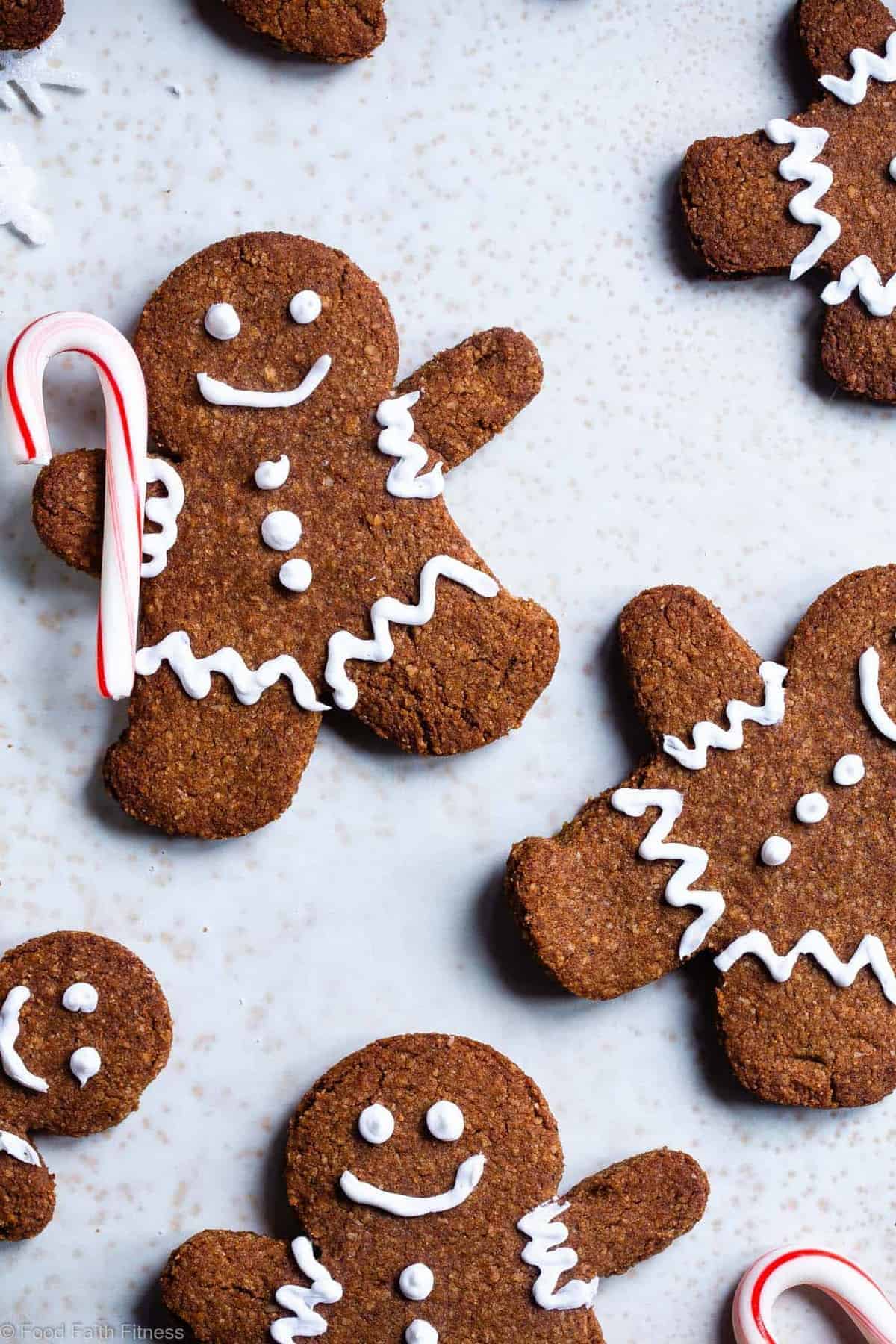 Gluten Free Paleo Gingerbread Cookies - These gingerbread cookies are perfectly spicy, sweet and crispy! An easy, delicious holiday cookie that no one will know are healthy and gluten/grain/dairy/refined sugar free! | #Foodfaithfitness | #Glutenfree #paleo #Gingerbread #healthy #dairyfree Gluten Free Paleo Healthy Gingerbread Cookies - These gingerbread cookies are perfectly spicy, sweet and crispy! An easy, delicious holiday cookie that no one will know are healthy and gluten/grain/dairy/refined sugar free! | #Foodfaithfitness | #Glutenfree #paleo #Gingerbread #healthy #dairyfree