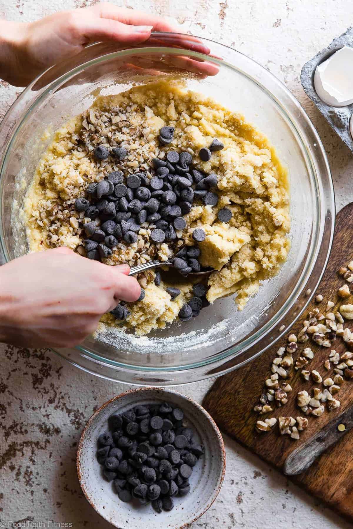 Walnut Chocolate Chip Keto Low Carb Muffins - These healthy, sugar free muffins are loaded with chocolate chips and black walnuts and are SO moist and fluffy you won't believe they're gluten free, keto AND paleo! | #Foodfaithfitness | #Keto #Lowcarb #Glutenfree #Paleo #Grainfree Walnut Chocolate Chip Keto Low Carb Muffins - These healthy, sugar free low carb muffin recipe is loaded with chocolate chips and black walnuts and are SO moist and fluffy you won't believe they're gluten free, keto AND paleo! | #Foodfaithfitness |